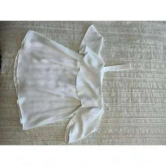 NWT KRISA REVOLVE Off One Shoulder Sexy Flowy White Tank Top Blouse Size Small - Picture 3 of 6
